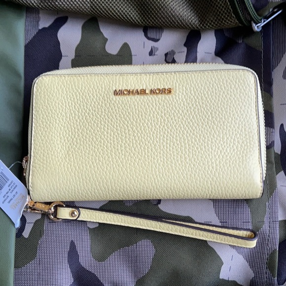 Michael Kors Jet Set Travel Lg Flat Multifunctional Phone Case-Wristlet-Wallet - Picture 15 of 16